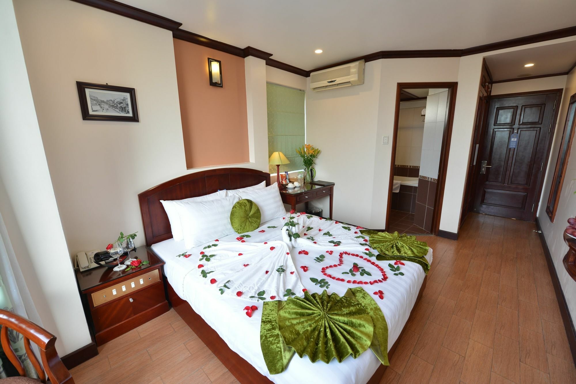 Blue Hanoi Inn Legend Hotel Exterior foto